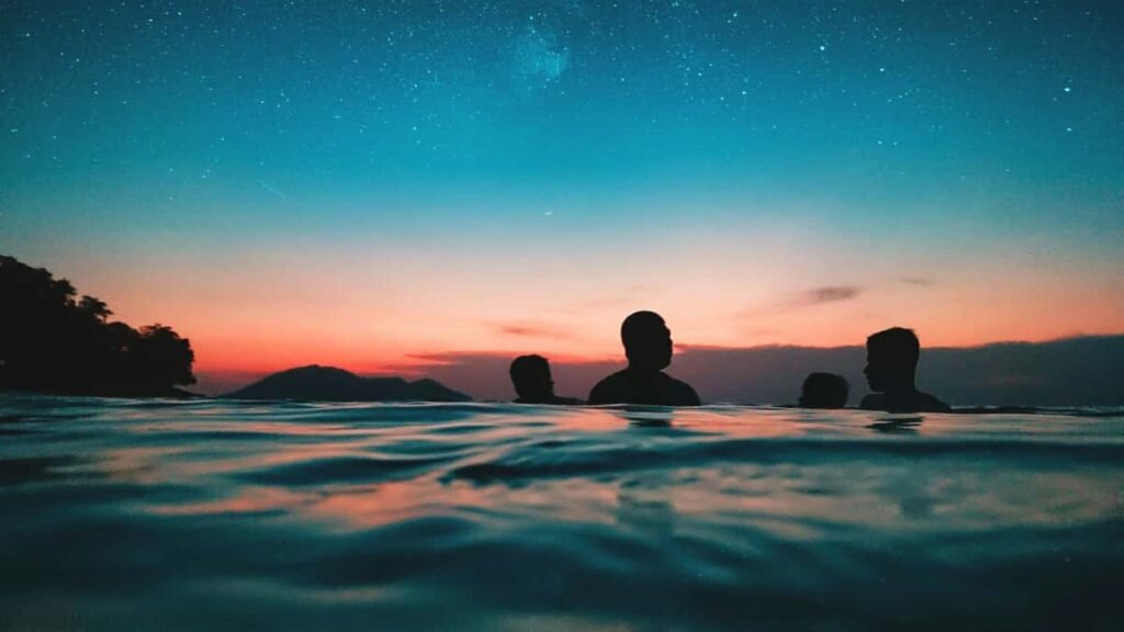 Tactical guide for US creators to pitch Indonesian brands on Snapchat research, outreach templates, localization tips, and how to turn Snaps into paid UGC deals.