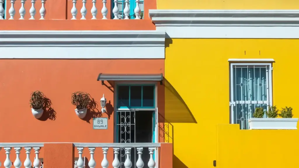 Practical steps for US creators to find, pitch, and run Facebook live demos with Cambodian brands — outreach scripts, ad tactics, and local platform notes.