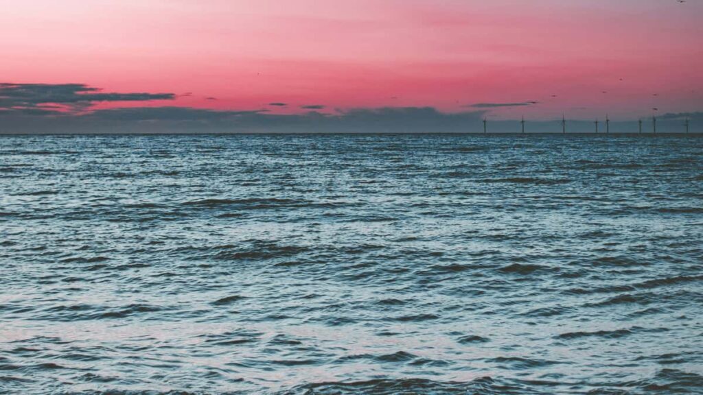 Practical playbook for US creators to find and pitch Ivory Coast brands on Facebook, plus tools, outreach scripts, and a local-first affiliate strategy.