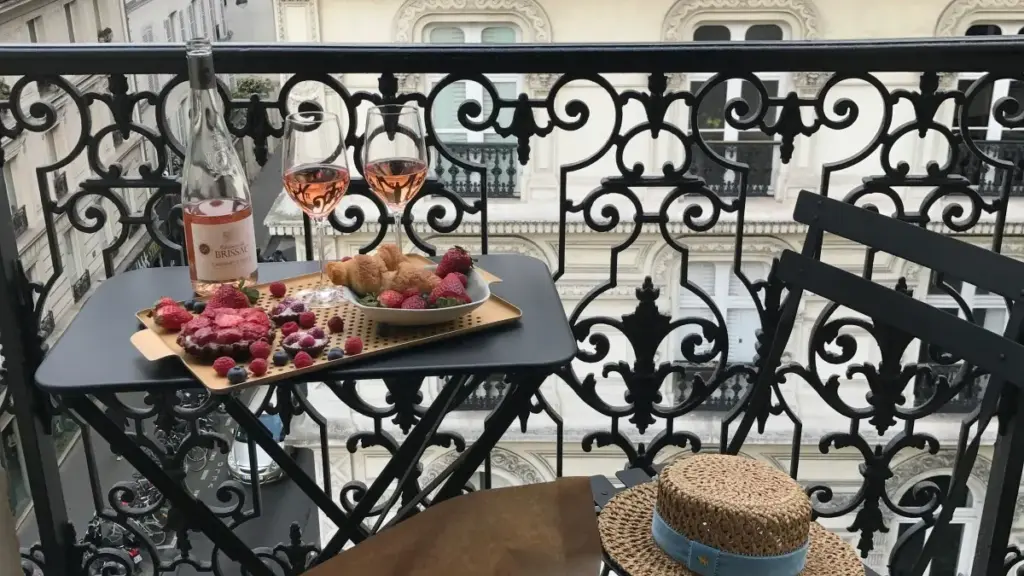 Practical playbook for US creators to contact Moroccan brands on Twitter, pitch hidden local gems, and build lasting partnerships—includes templates, outreach timing, and a data snapshot.