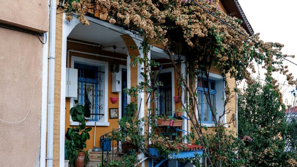 A practical playbook for US healthy-lifestyle brands to find and work with Kuaishou creators in Chileincludes outreach templates, platform tactics, and campaign ideas.