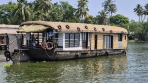 Practical playbook for US advertisers to find Malta-based Taobao creators and reach tight niche audiences across platforms.