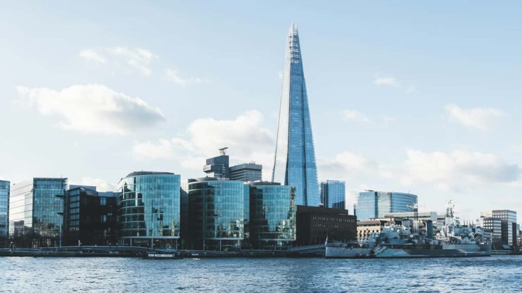 Practical, street-smart guide for US creators on finding and pitching Azerbaijani brands on YouTube for short-form branded videos, with outreach templates and content tips.