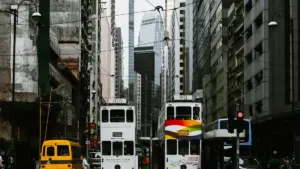 Practical playbook for US creators to find, pitch, and review trending Bulgarian products via KakaoTalk — outreach scripts, localization tips, and platform hacks.