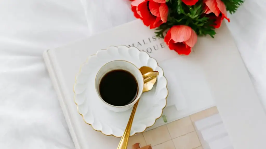 Practical playbook for US advertisers to discover and partner with Bangladesh Kuaishou creators for viral unboxing campaigns — step-by-step sourcing, outreach, and campaign playbook.