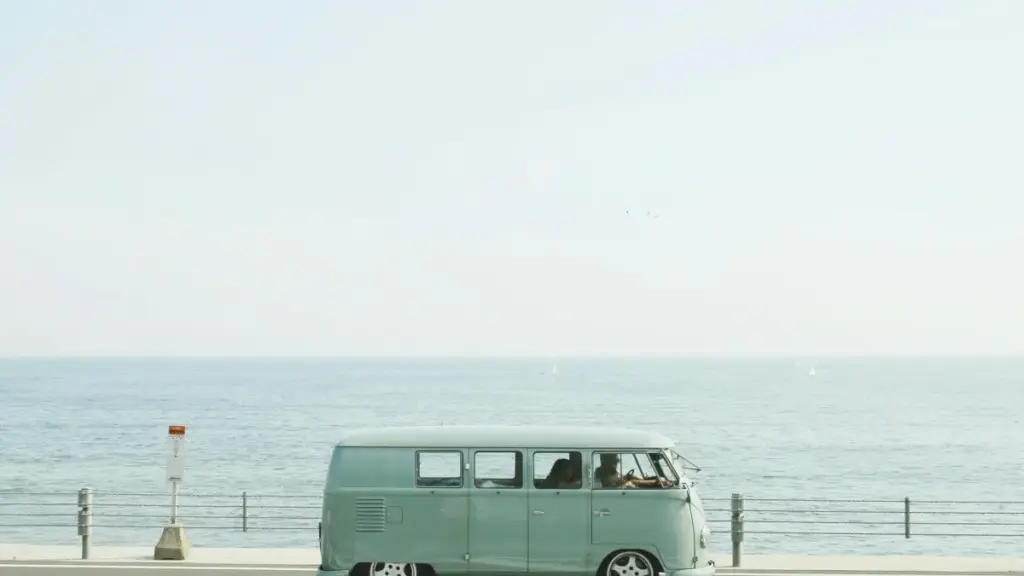 Practical playbook for U.S. advertisers to discover, vet, and activate Russia-based YouTube creators for seasonal promotions — funnel-first, risk-aware, and conversion-focused.