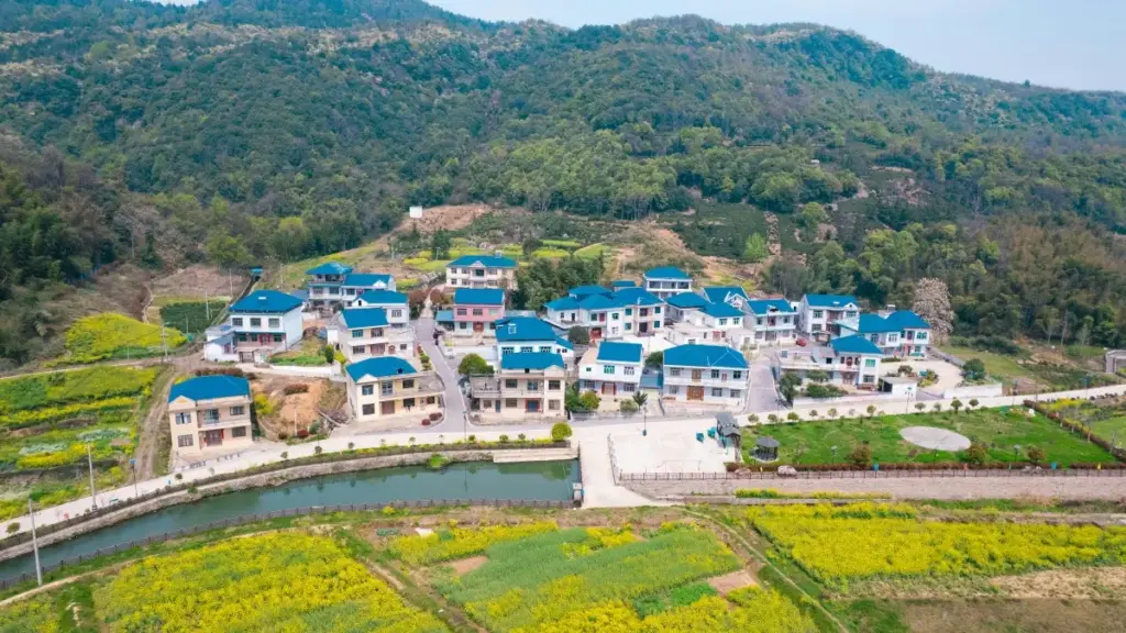 A practical playbook for finding India Discord creators, spotting streamer-led install drivers, and turning community buzz into measurable app growth.